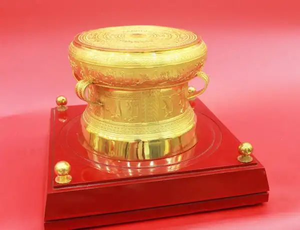 Mô Hình Trống Đồng Mạ Vàng (ĐK 18)